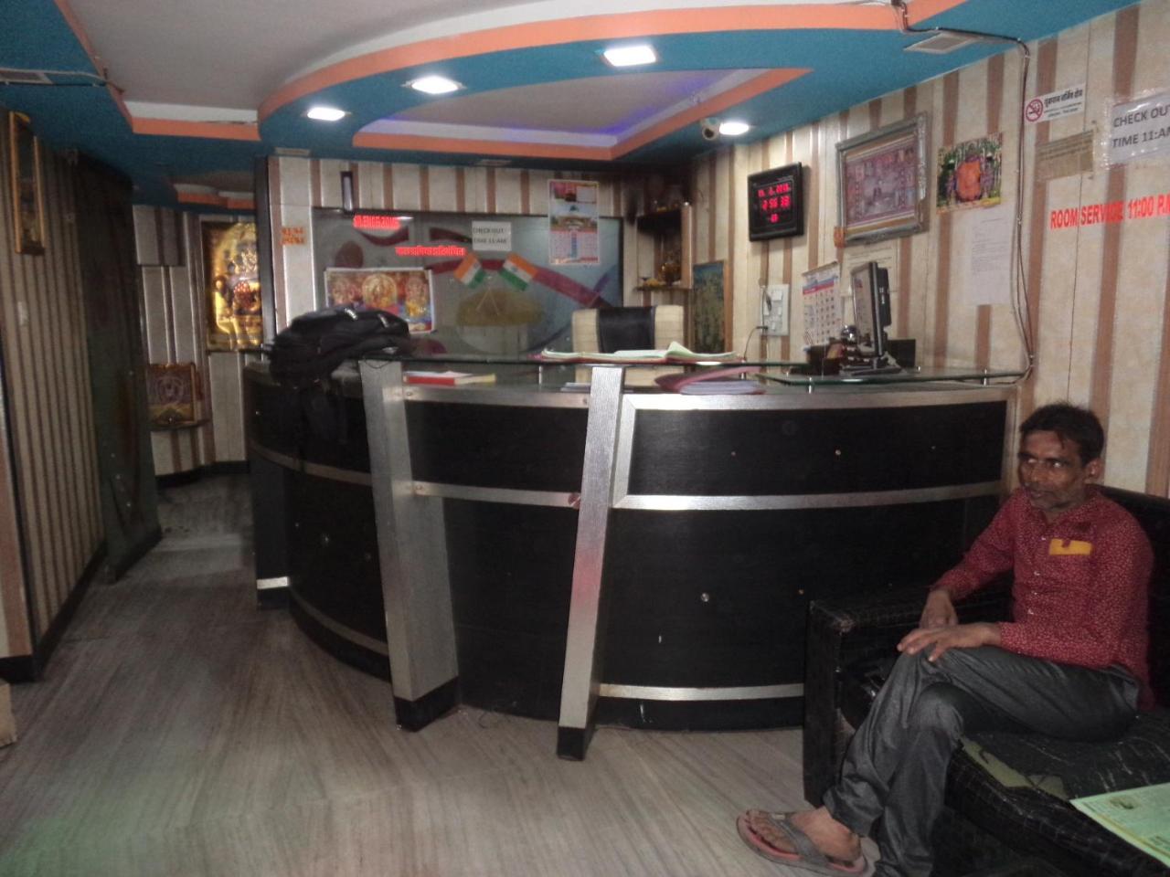 New Crown Hotel Indore Exterior foto